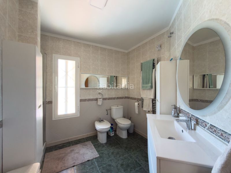 Foto b4a4fcb9-6ded-431e-bfd1-af997a8b1e5a. Xalet amb aparcament piscina a Coín