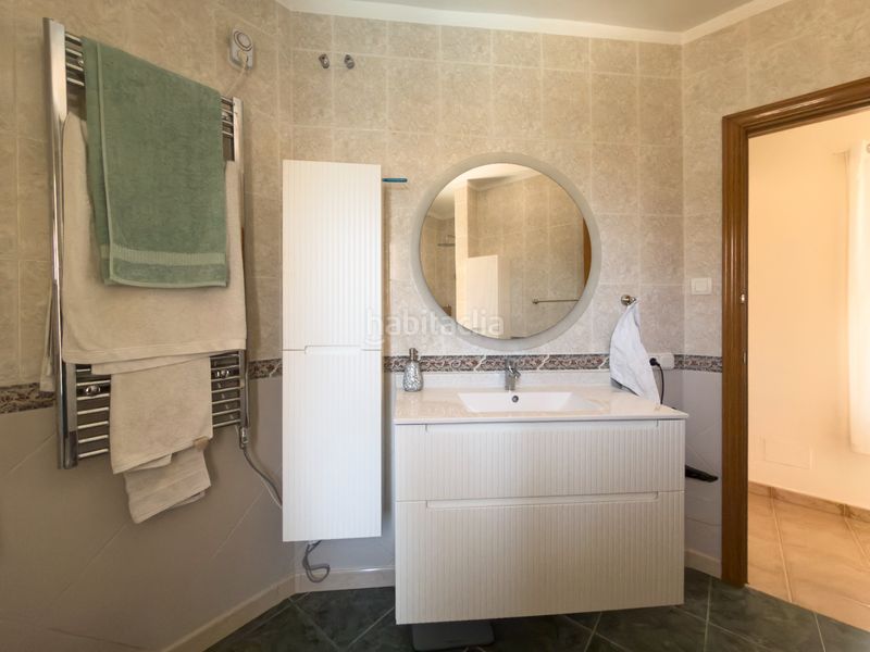 Foto c46563c7-4453-456f-b0eb-b96359047572. Xalet amb aparcament piscina a Coín