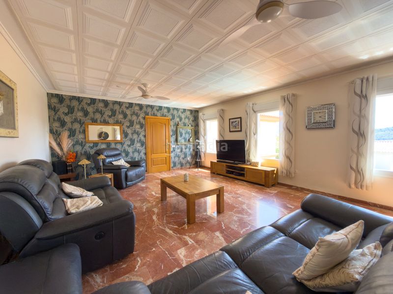 Foto e693c724-6fd3-4d8f-b324-38b892a8a25b. Xalet amb aparcament piscina a Coín