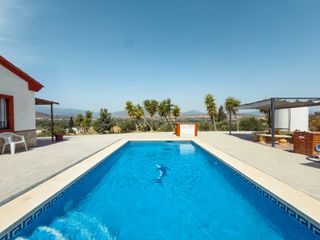 Masia a Coín. Encantadora finca rural con licencia turística, piscina y vistas