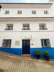 Casa adossada  Calle nueva. Propiedad de 6 dormitorios con licencia turística.
