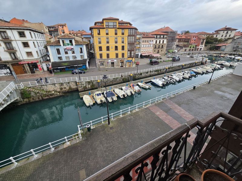 Foto a87d85dd-f562-4400-b995-fb109d89a17b. Pis a Llanes pueblo Llanes