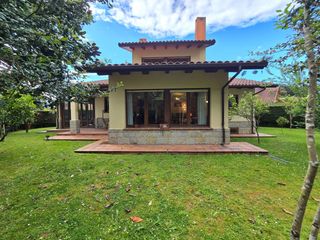 Haus in Llanes Pueblo. Chalet en llanes