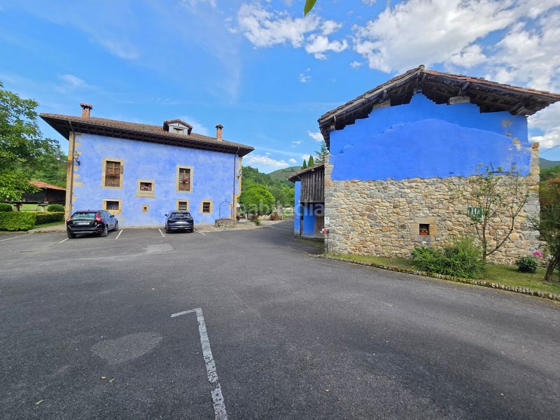 Foto 1f880e61-9598-4596-9f23-0606172e56b7. Edifici a Cangas de Onís