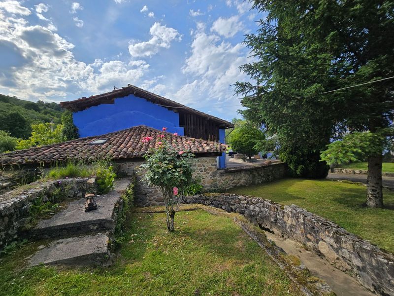 Foto 78933362-4a29-47bc-8345-e97646e93730. Edifici a Cangas de Onís