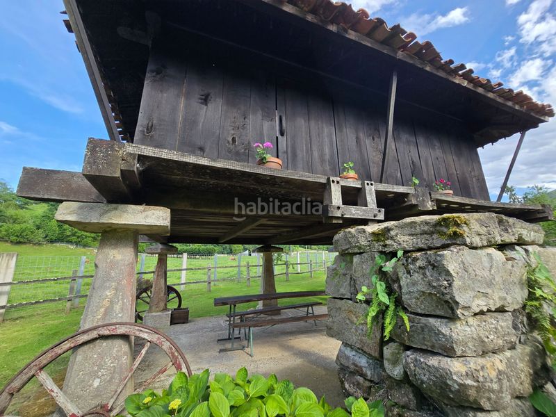 Foto d471bf61-a982-4e47-a2b0-89faf6ef362f. Edifici a Cangas de Onís