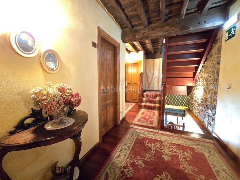 Foto f591cc2d-4955-40fa-a0c3-02a283f333e4. Edifici a Cangas de Onís
