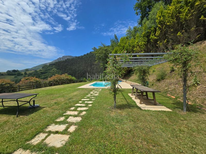 Foto 0ffb18fc-0c04-4ee0-ba1b-d036d91625d5. Casa amb piscina a Parres