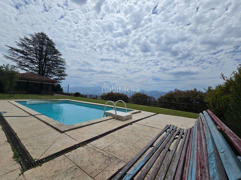 Foto 313503d3-1240-4edf-af1a-bf08d7d4d3bc. Casa amb piscina a Parres