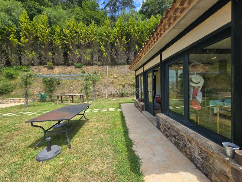 Foto 3bf719eb-2d09-4858-81d3-e1db6a92fcf1. Casa amb piscina a Parres