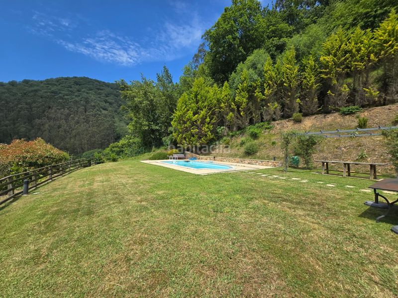 Foto 5e4f8433-4ae5-4e1a-9615-0f476d468404. Casa amb piscina a Parres