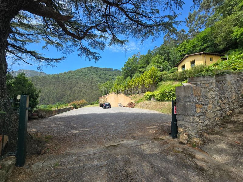 Foto 98458253-4b04-4d00-8143-ab5b8efbc494. Casa amb piscina a Parres