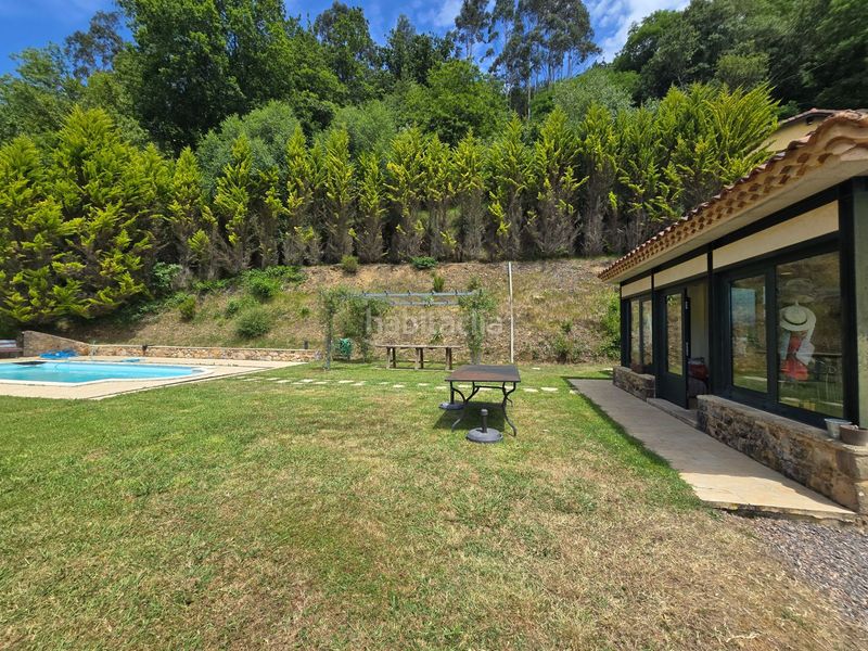 Foto b9e622d4-82ac-4353-a44c-b24e2accc86a. Casa amb piscina a Parres