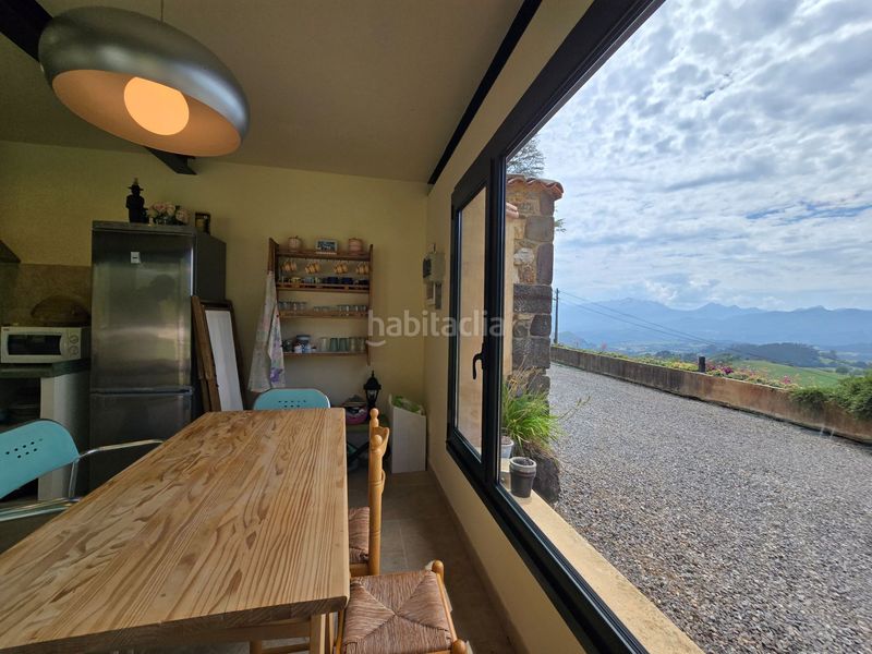 Foto cc8eee9d-7919-44a3-84d2-d55387eba60d. Casa amb piscina a Parres