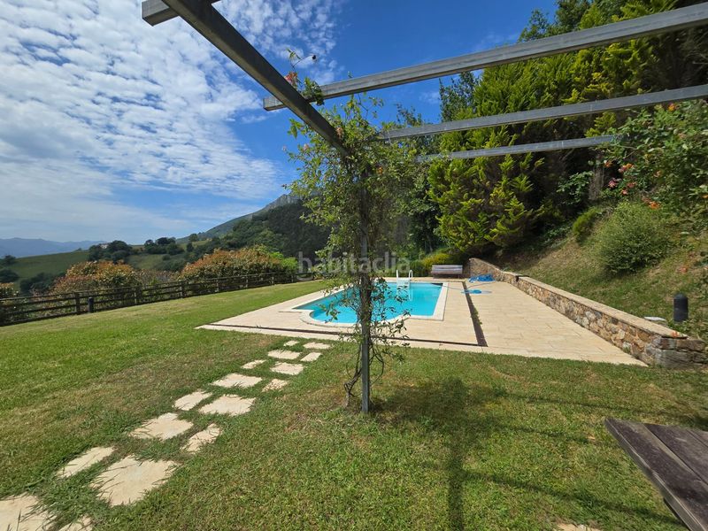 Foto dbf2a179-86e5-4c8d-9220-01ac12bf1505. Casa amb piscina a Parres
