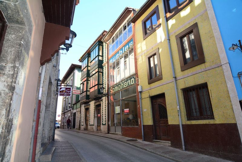 Foto a5827526-bd6a-4429-a1be-22a3c2f9d92d. Edifici a Llanes pueblo Llanes