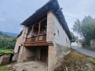 Maison à Vibaña-Ardisana-Caldueño. Propiedad historica y con encanto en la malateria, llanes