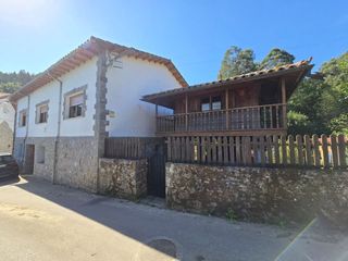 Haus in Pría-Nueva-Hontoria-Naves. Dos viviendas en la misma casa