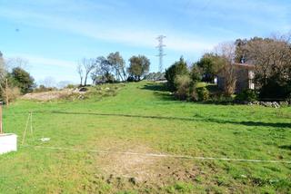 Terreno residencial en Posada-Barro. Finca en piedra.