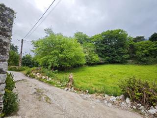 Terreno residencial en Celorio-Poó-Parres. Finca cerca de llanes.