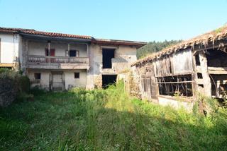 Masia a Vibaña-Ardisana-Caldueño. Casa en rales
