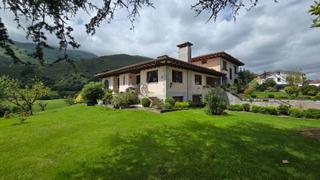 Chalet en Vidiago-Pendueles-Tresgrandras. Exclusiva casona de piedra, en un entorno natural inigualable