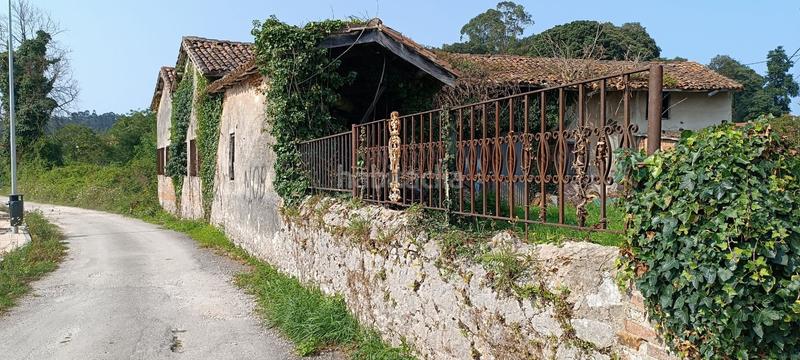 Foto dd24404d-925f-4741-b799-41a3f5eb470c. Masía casona con parcela para rehabilitar, orientacion sur en bricia en Llanes
