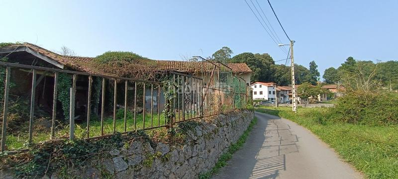 Foto e2932c05-d7f4-4e83-9a8f-0cc5def97d5e. Masía casona con parcela para rehabilitar, orientacion sur en bricia en Llanes