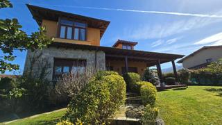 Casa en Celorio-Poó-Parres. Fantastico chalet en poo de llanes
