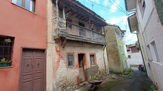 Casa en Llanes Pueblo. Casa típica asturiana con corredor en pancar de llanes