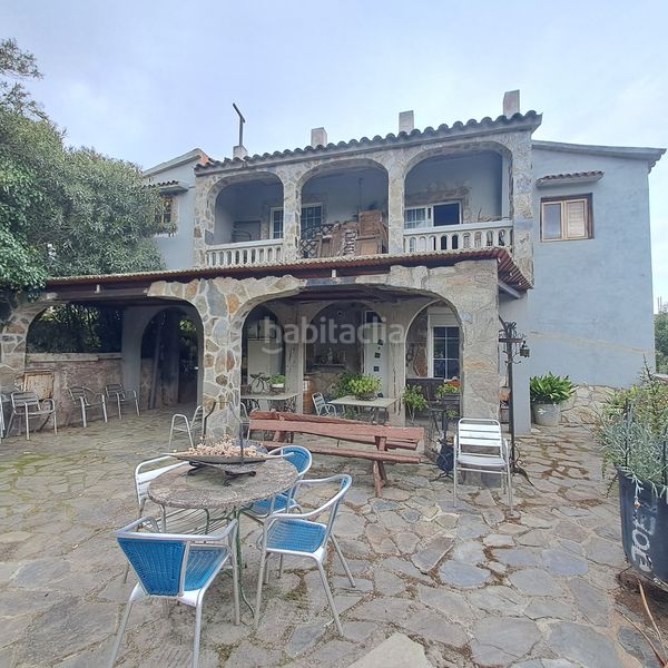 Foto b470e67f-9983-488b-8651-02881258e86b. Masia amb xemeneia a Castellbisbal
