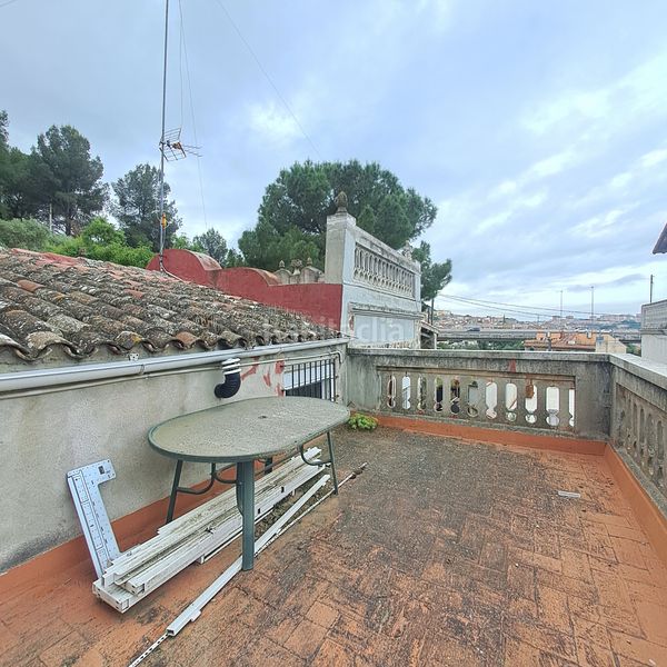 Foto db77d4af-a24a-4428-a508-949271c36cb8. Masia amb xemeneia a Castellbisbal