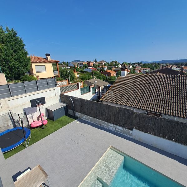 Foto 42173608-654f-483e-9bd6-68648bb58e4b. Chalet en Castellbisbal