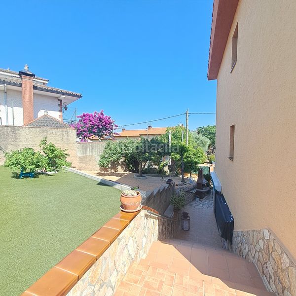 Foto b0a6af77-a4cb-4d0e-b969-35793fe5cb36. Xalet amb xemeneia calefacció aparcament a Castellbisbal