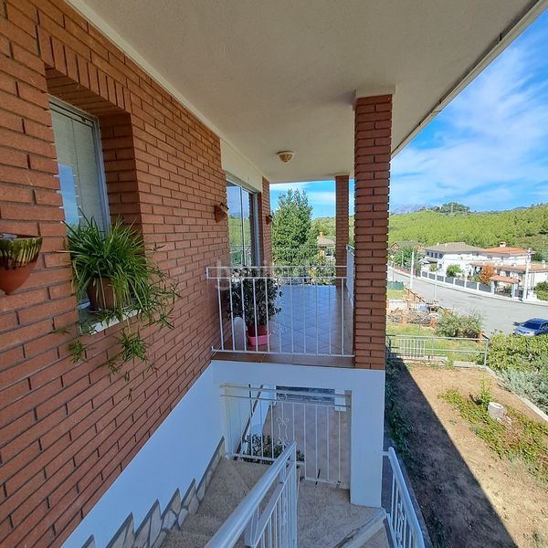 Foto a3e81de6-ebfd-4715-8759-5a0b36e33dbb. Casa amb xemeneia calefacció a Castellbisbal