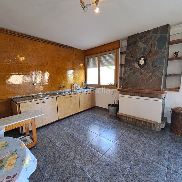 Foto d528015a-8522-4f11-8c8c-747c7b8b0bf6. Casa amb xemeneia calefacció a Castellbisbal