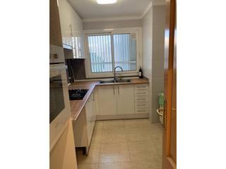 Piso  Josep tarradellas. Piso en venta de cuatro habitaciones