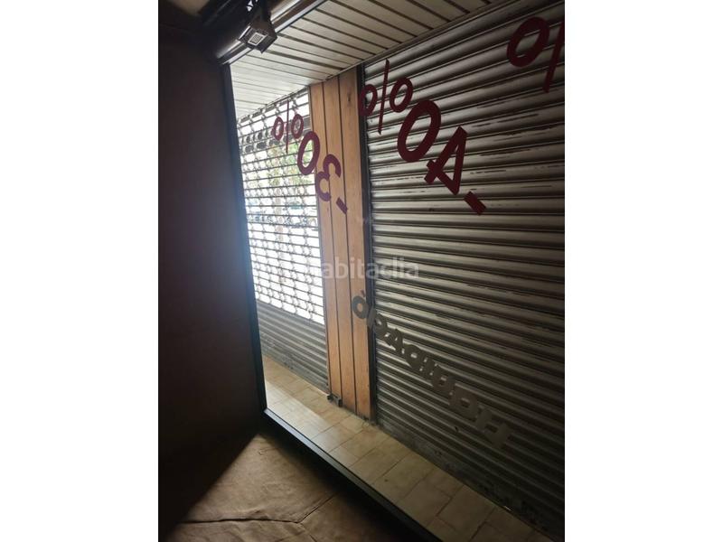 Foto ccac12b3-181a-45ab-bf7c-81be47a708db. Alquiler local comercial  en alquiler carrer ample en Terrassa