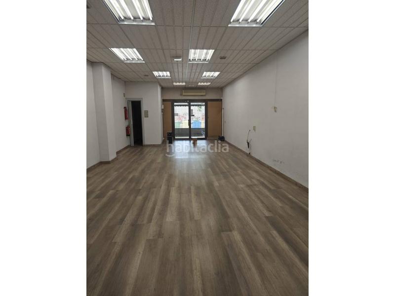 Foto ef5d7c61-8221-498f-bc29-4bd0cec81e7f. Alquiler local comercial  en alquiler carrer ample en Terrassa