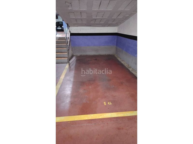 Foto d44e2f71-038a-41c4-8bbb-8d9bee048619. Aparcament cotxe a Ca n'Aurell Terrassa