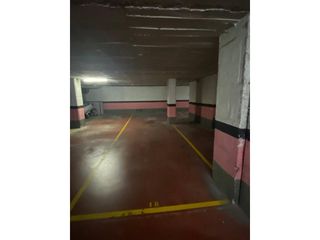 Aparcament cotxe  Calle francisco de vitoria. Plaza de parking doble en venta zona avd josep terradellas