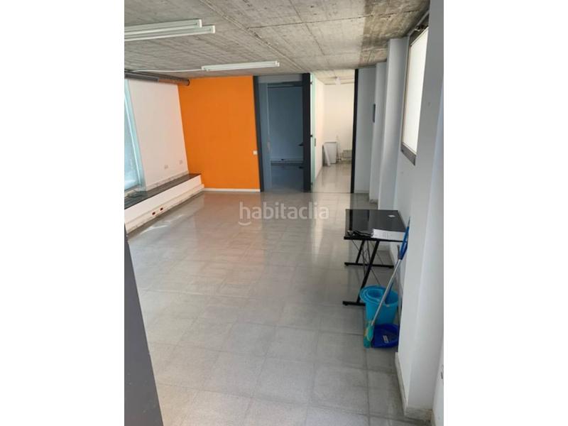 Foto 42423b88-dc65-4330-a849-361271fbc6ce. Alquiler local comercial local en alquiler ideal oficina en Terrassa