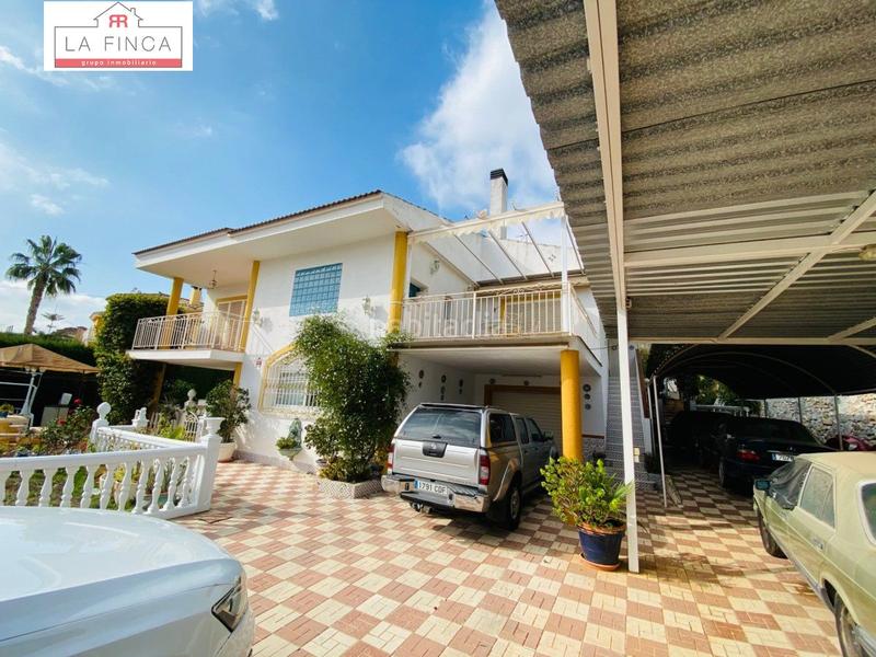 Foto 03811982-e410-40fb-babf-1ca7d4476b0b. Haus mit parking pool in Puertosol Málaga