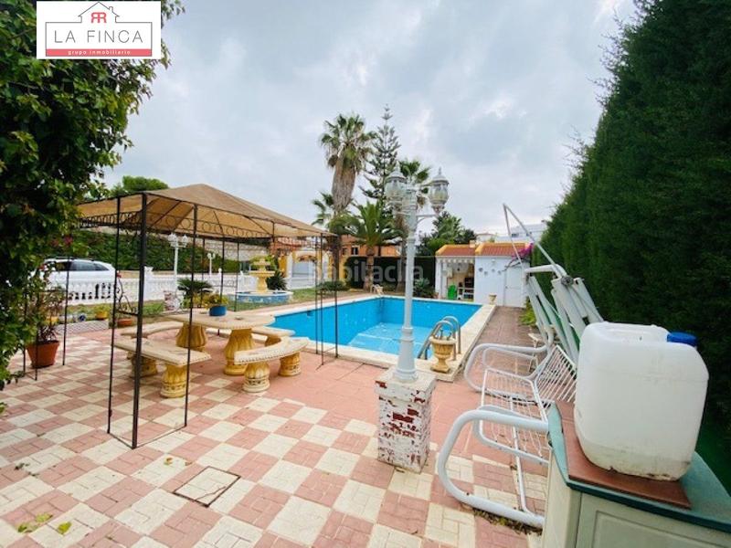Foto 09f106eb-dbe3-4714-b352-1b4b25bc7b3b. Casa gran casa independiente con piscina y zonas ajardinadas. en Málaga