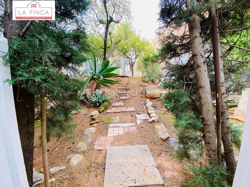 Foto 46d5d8fc-02c2-4555-b0c4-cde5094c8857. Casa gran casa independiente con piscina y zonas ajardinadas. en Málaga