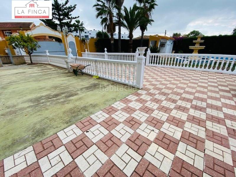 Foto 7a5997e3-f8f7-4dda-9c16-a49fa03d9515. Casa gran casa independiente con piscina y zonas ajardinadas. en Málaga