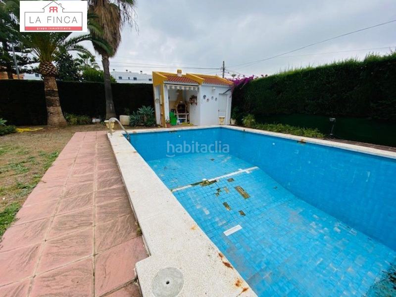 Foto c387f12e-8567-448f-b414-48f76ba6279a. Casa gran casa independiente con piscina y zonas ajardinadas. en Málaga