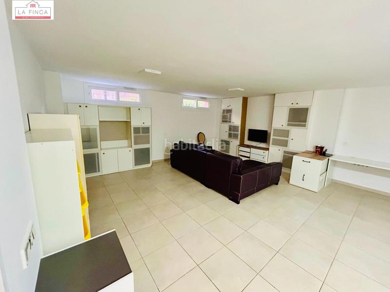 Foto 0888387b-68a7-4b66-8588-54180a63cd14. Alquiler dúplex vivienda 3 habitaciones, garaje y piscina en Málaga