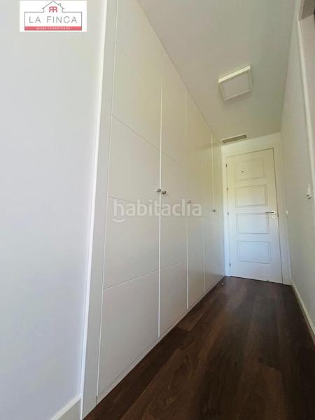 Foto c36c81d9-7ecf-4fd9-8895-54707ec2ed40. Alquiler dúplex vivienda 3 habitaciones, garaje y piscina en Málaga