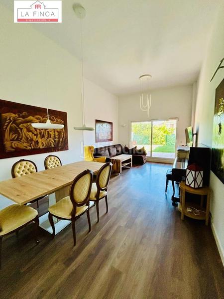 Foto f79c7782-fda2-4db2-96cd-306e64501c5c. Rent duplex with parking pool in Jarazmin Málaga